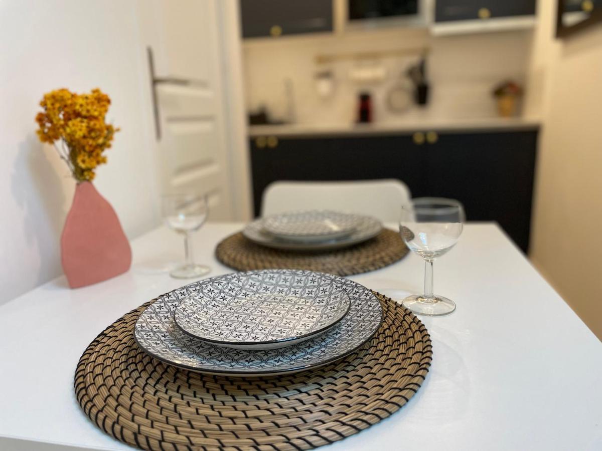 Renting - Fersen - 2 Vieil - Ac - Safranier - Big Terrace Apartment *
